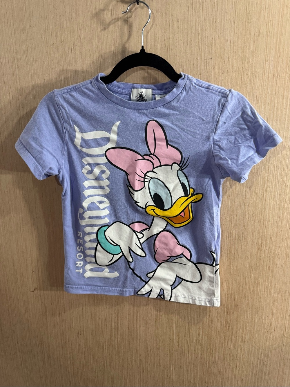 Disney Resort Lilac Daisy Duck Short Sleeve Tee with Pink Accents Size Medium